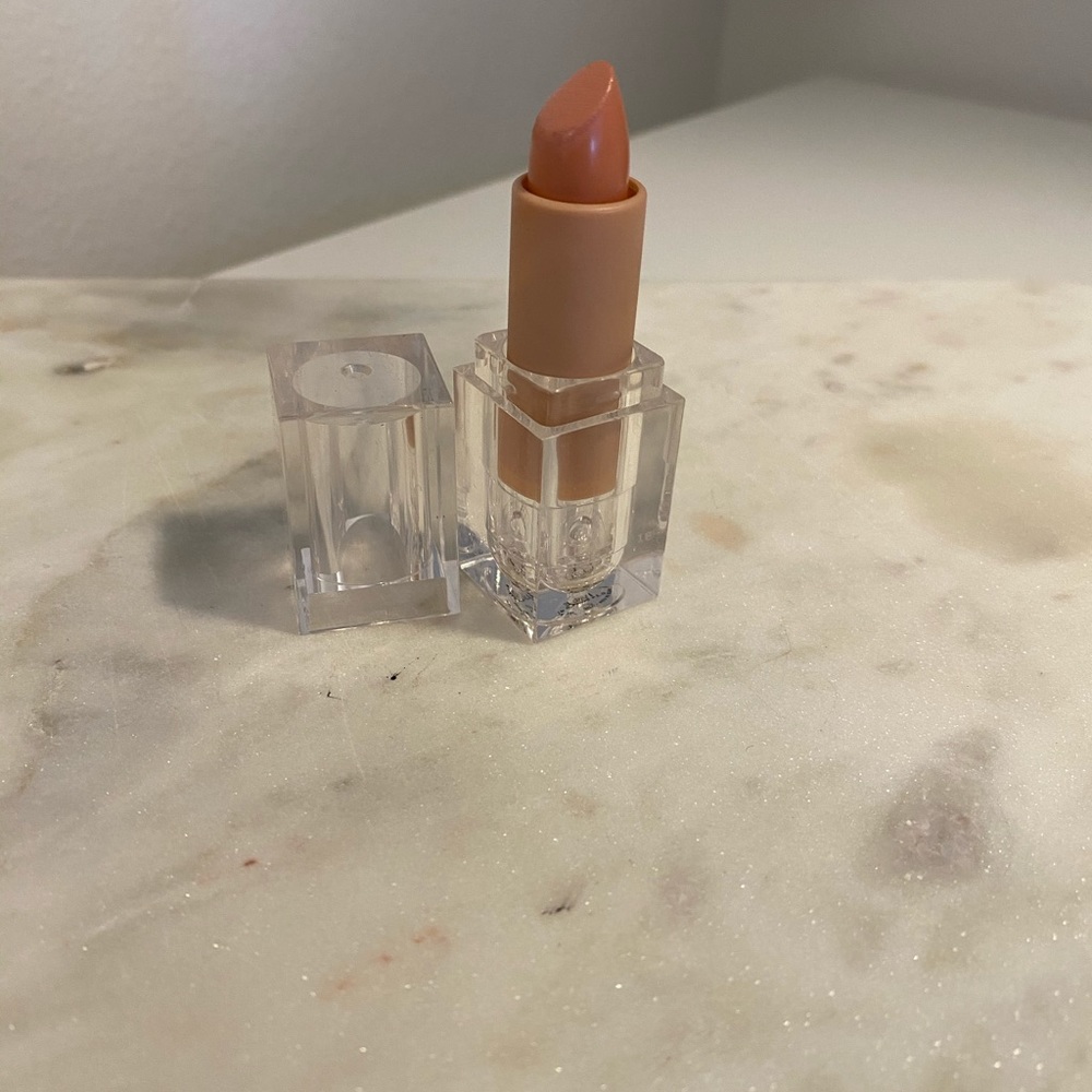 KKW NUDE LIPSTICK